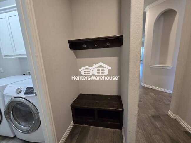 Building Photo - MOVE IN READY - PROSPER TX - 4BEDS 3BATHS