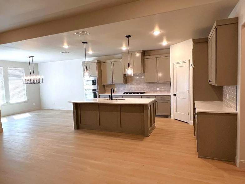 Building Photo - 2801 133rd St