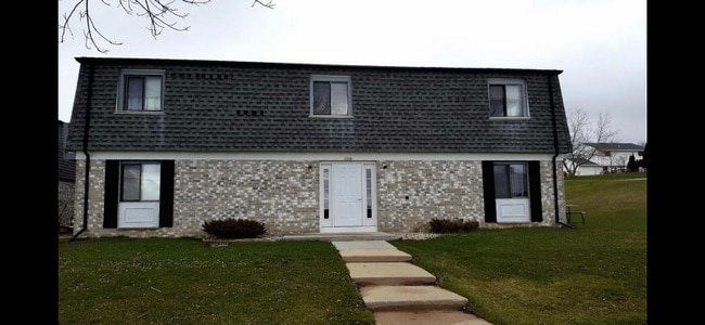 Building Photo - 1608 Creek Rd