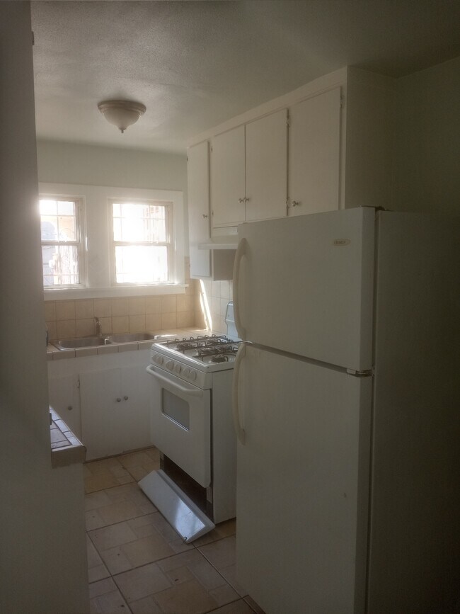 Building Photo - 2743 Glenview Ave