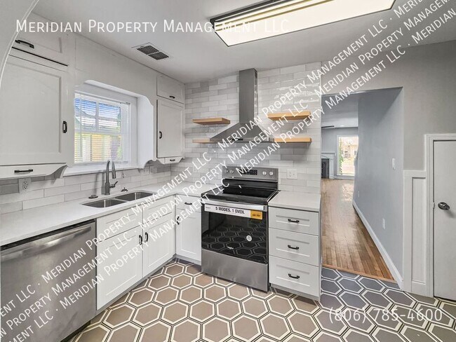 Building Photo - 2005 16th St