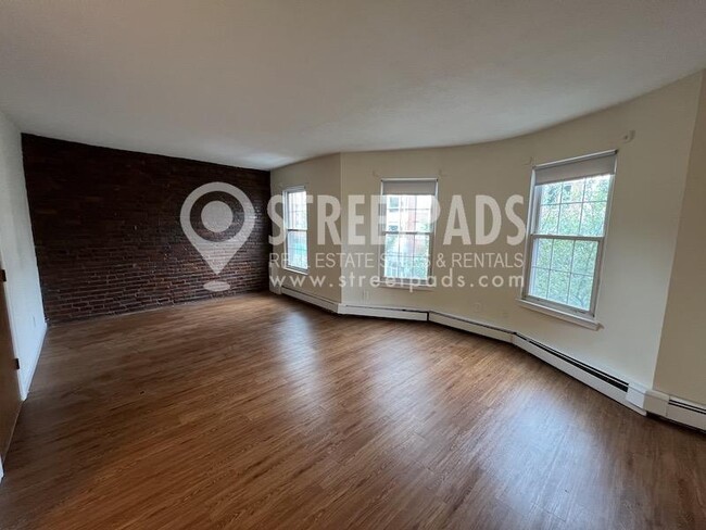 Building Photo - bedroom in Boston MA 02130