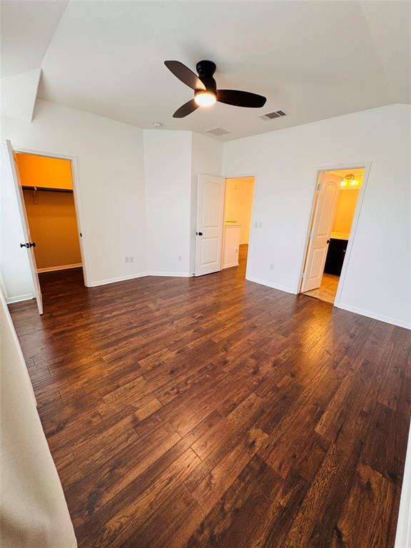 Building Photo - 402 Crater Lake Dr