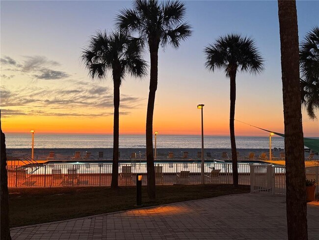 Building Photo - 880 Mandalay Ave