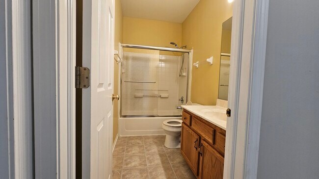 Building Photo - 151 N Waters Edge Dr