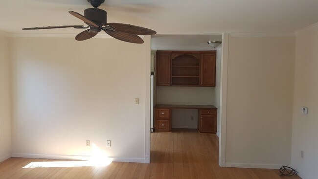 Building Photo - FARLEY