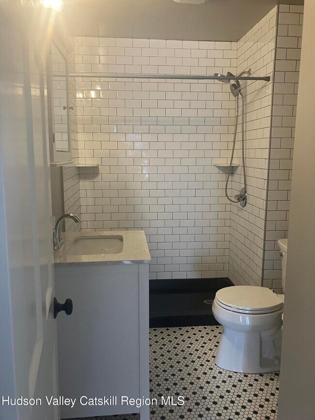 Building Photo - 1 William St