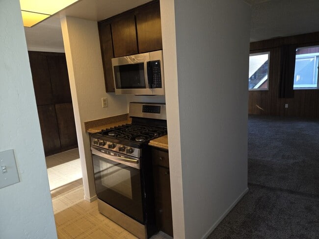 Primary Photo - Two bedroom unfurnished in Sierra Tract