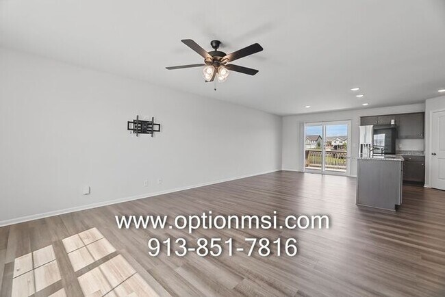 Building Photo - Beautiful 3-Bedroom Home with Modern Finishes & Fantastic Amenities!