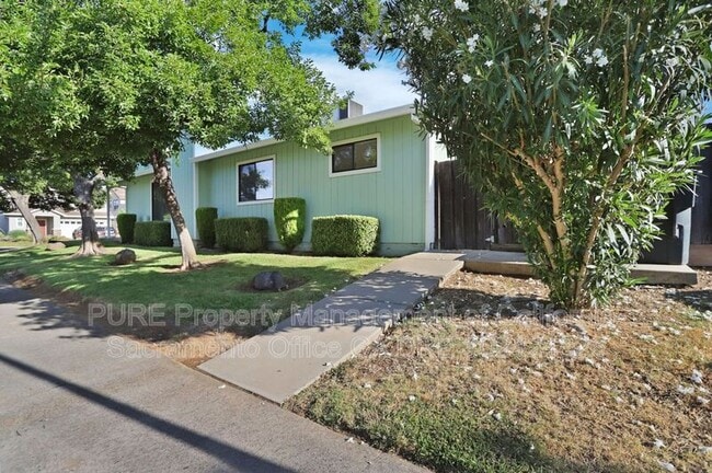 Building Photo - 3203 Sher Ct