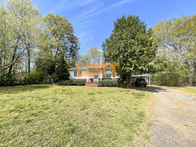 Building Photo - 216 Mountain View Cir