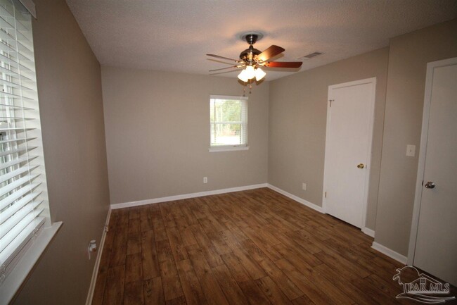 Building Photo - 5200 Springdale Dr