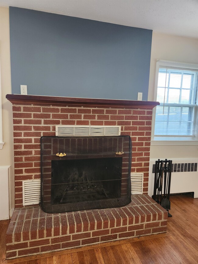 Building Photo - 9577 Shenandoah Dr