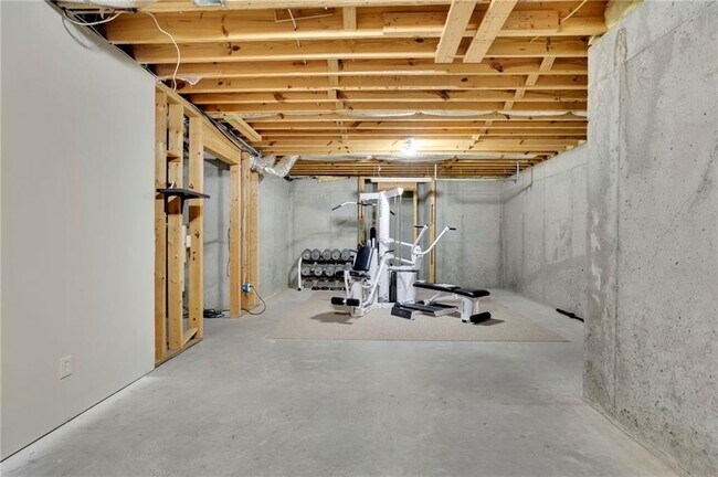 Building Photo - 11180 W Rd