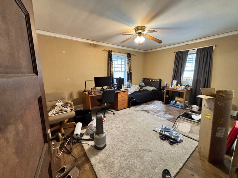 Building Photo - 405 N Salisbury St