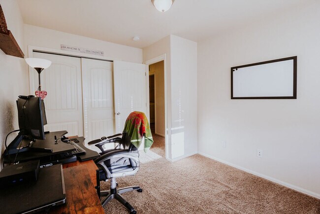 Building Photo - 2138 Phillips Alley