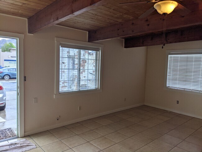 Building Photo - 505 E Main St