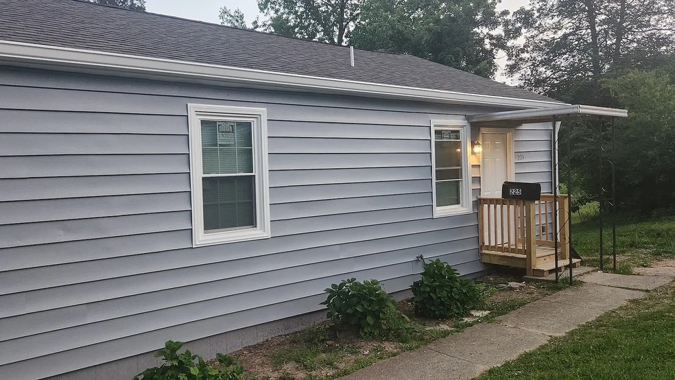 Building Photo - 223 Jefferson Ave