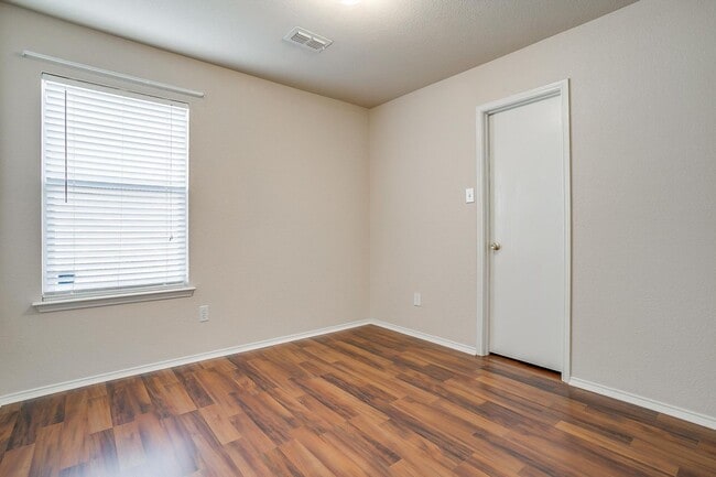 Building Photo - Charming Home in Northeast Fort Worth