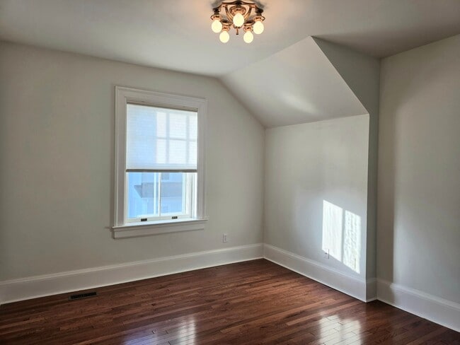 Building Photo - 1306 Officers Row