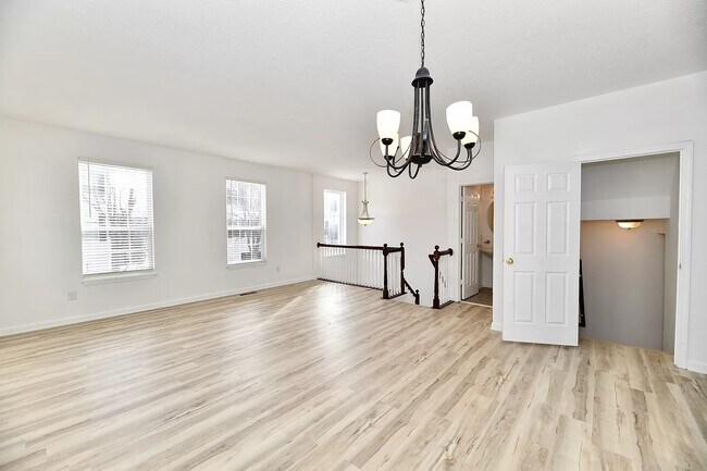 Building Photo - 11888 Esty Way