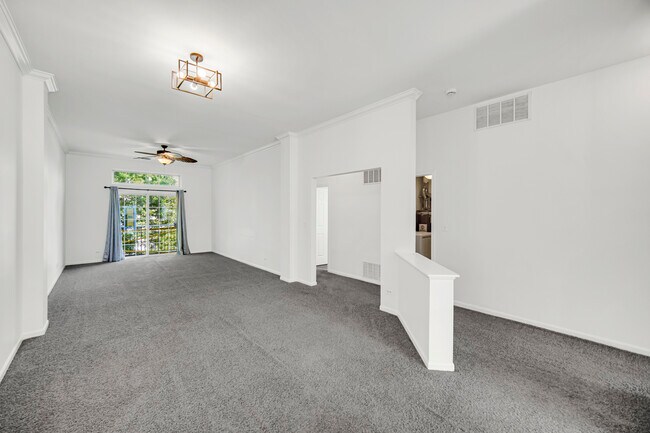 Building Photo - 2290 Scott Ln