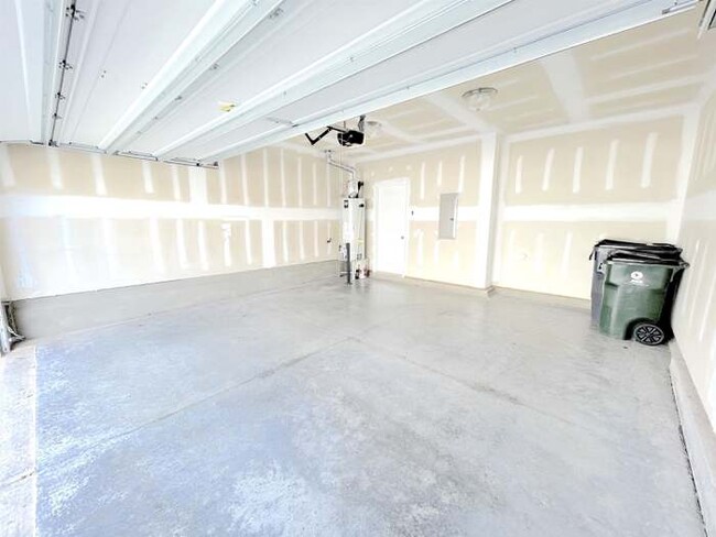 Building Photo - 312 Acorn Hollow Pl