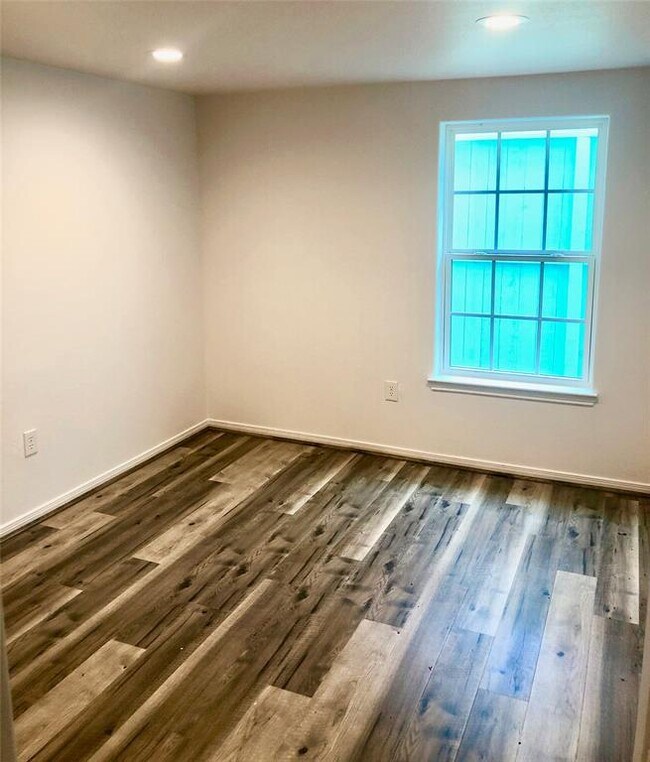 Building Photo - 2680 FM 517 Rd E