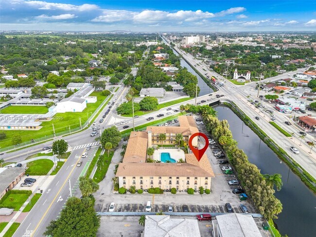 Building Photo - 241 S Royal Poinciana Blvd