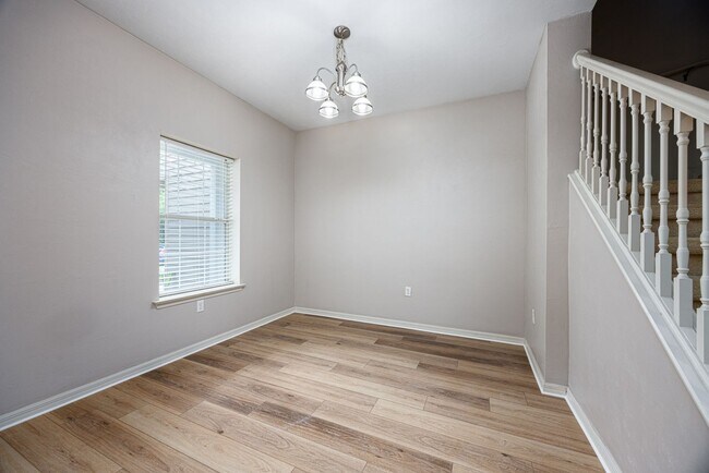 Building Photo - 2/2.5 Townhome in Sorrento