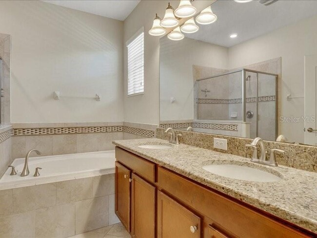 Building Photo - 1569 Thetford Cir
