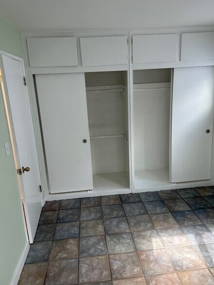 Lots of Storage - 226 Palm Dr