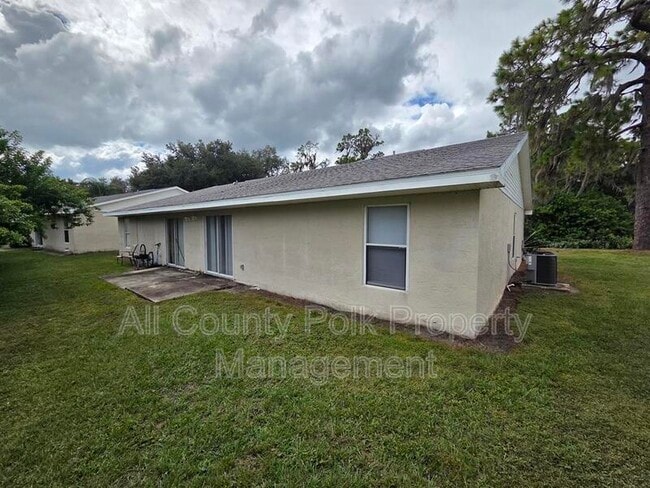 Building Photo - 1212 Fairway Dr