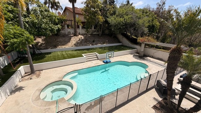 Building Photo - Luxury 4 bd in Carlsbad with Pool with AC