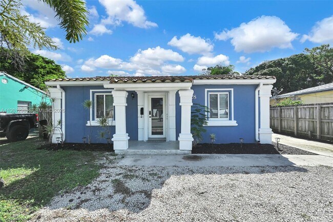 Building Photo - 1328 N Andrews Ave