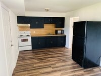 Building Photo - Coming Soon - Cozy 3 Bedroom, 1 Bath Townh...
