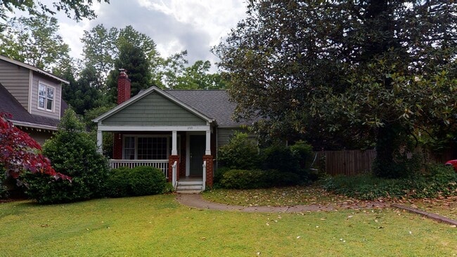 Building Photo - Adorable Plaza Midwood Bungalow For Rent