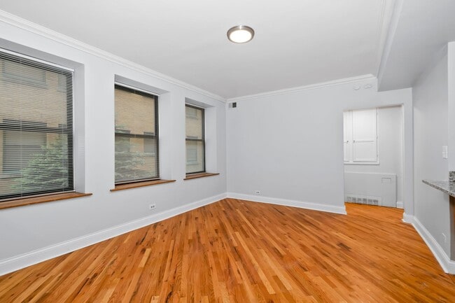 Building Photo - South Shore Unit Available Now