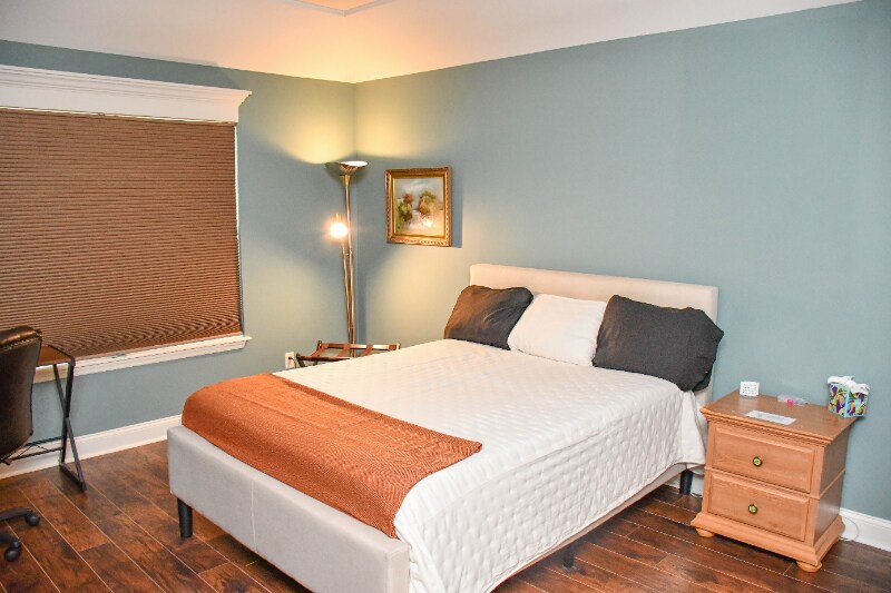 Building Photo - 2546 Bascom Dr