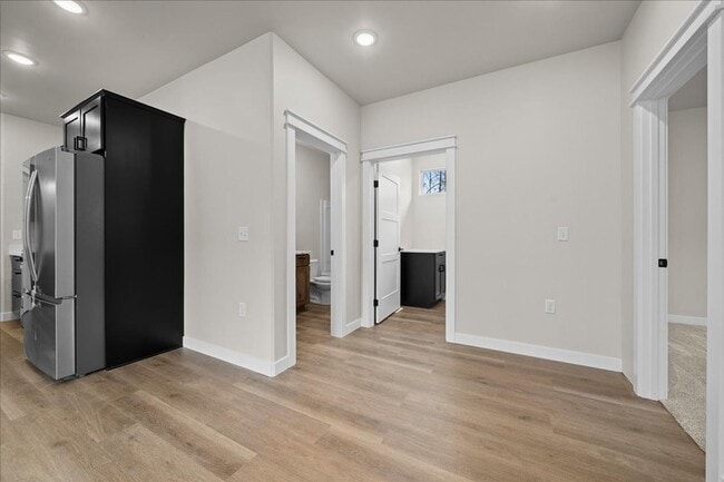 Building Photo - 7404 N Paw St