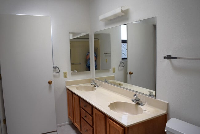 Building Photo - 12411 W Foxfire Dr