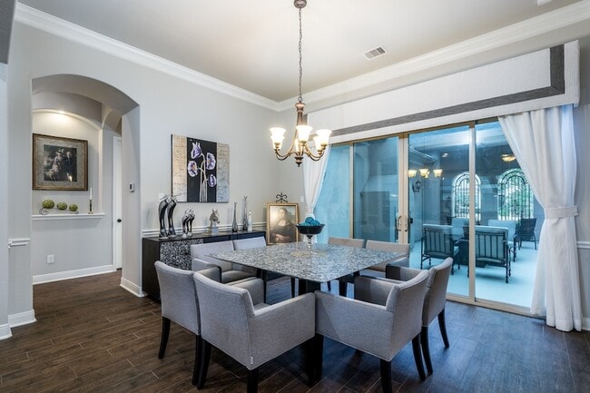 Building Photo - 10410 Southern Hawker