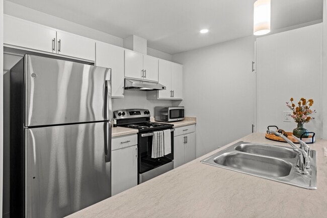 Building Photo - Berkshire Ashwaubenon