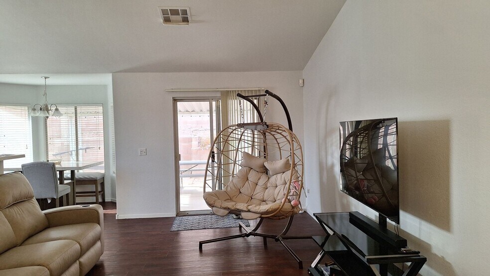 Building Photo - 436 Pumpkin Way