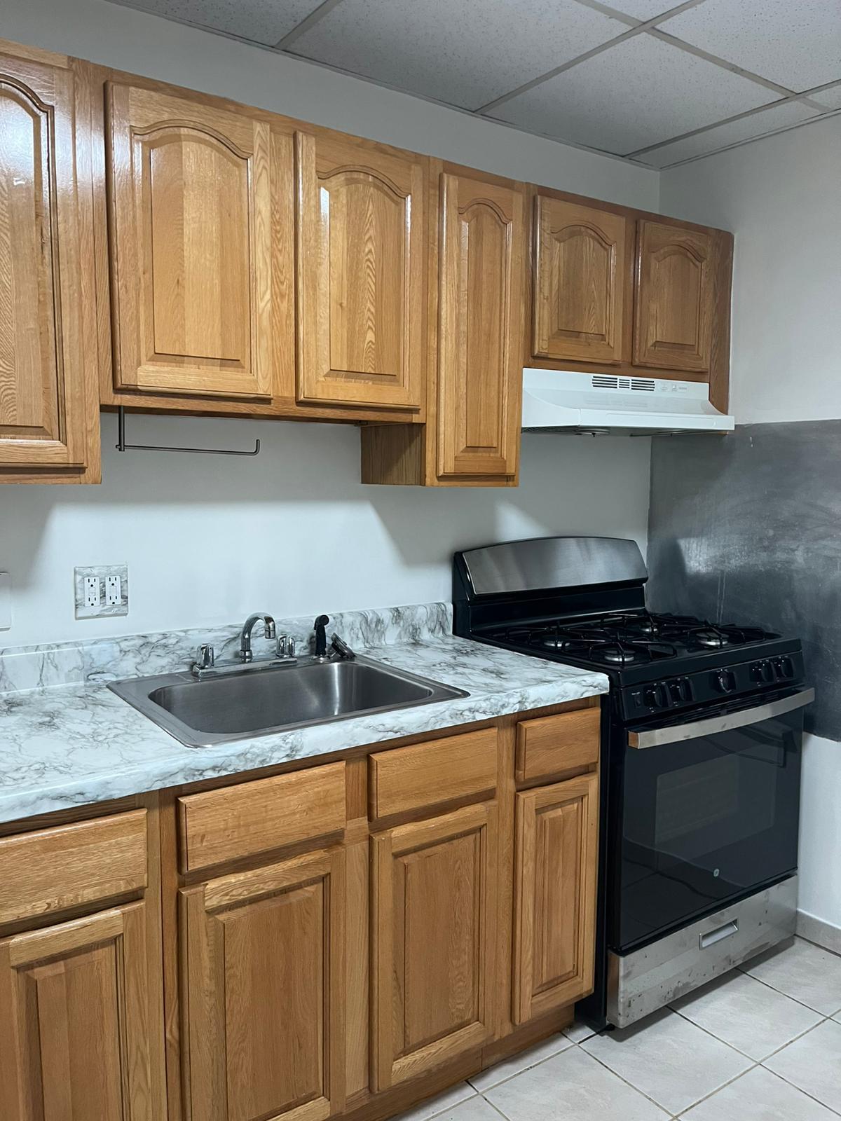 Building Photo - 171 W 48th St