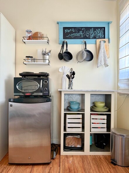 Building Photo - 9730 Regent St