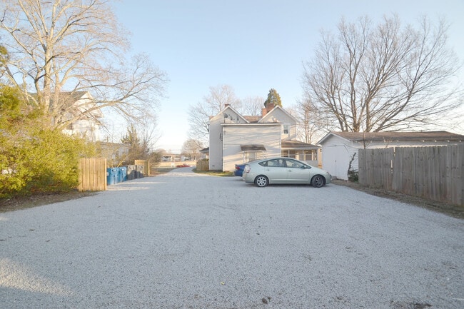 Building Photo - Downtown China Grove -Maint St- 1 bedroom ...