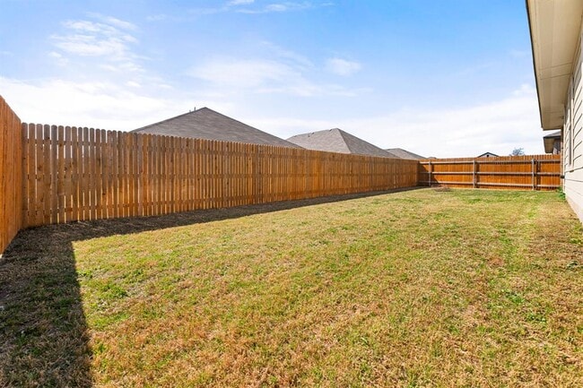 Building Photo - 108 Pivot Dr