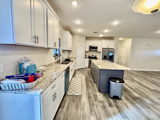 Building Photo - 860 S Flagstone Wy