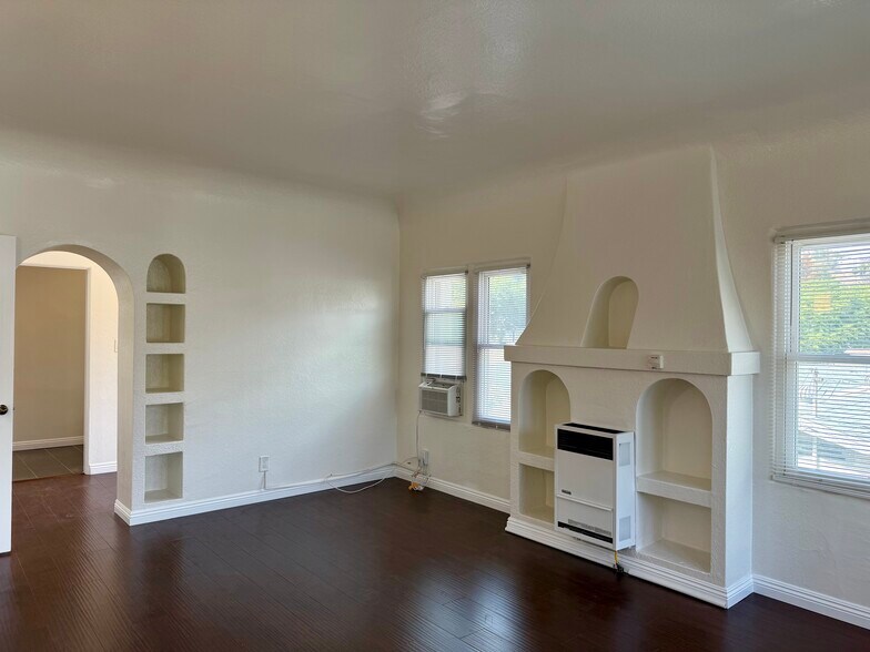 Living room - 503 Hill Dr